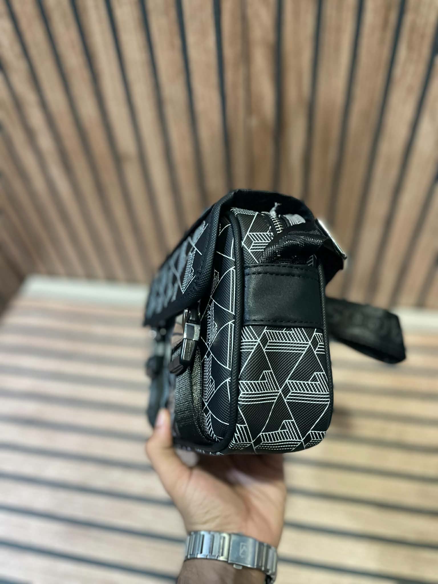 Sacoche Lacoste monogramme  - Miniature 3