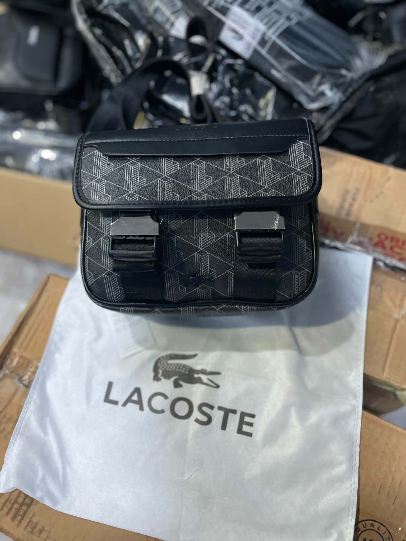 Sacoche Lacoste monogramme  - Miniature 2