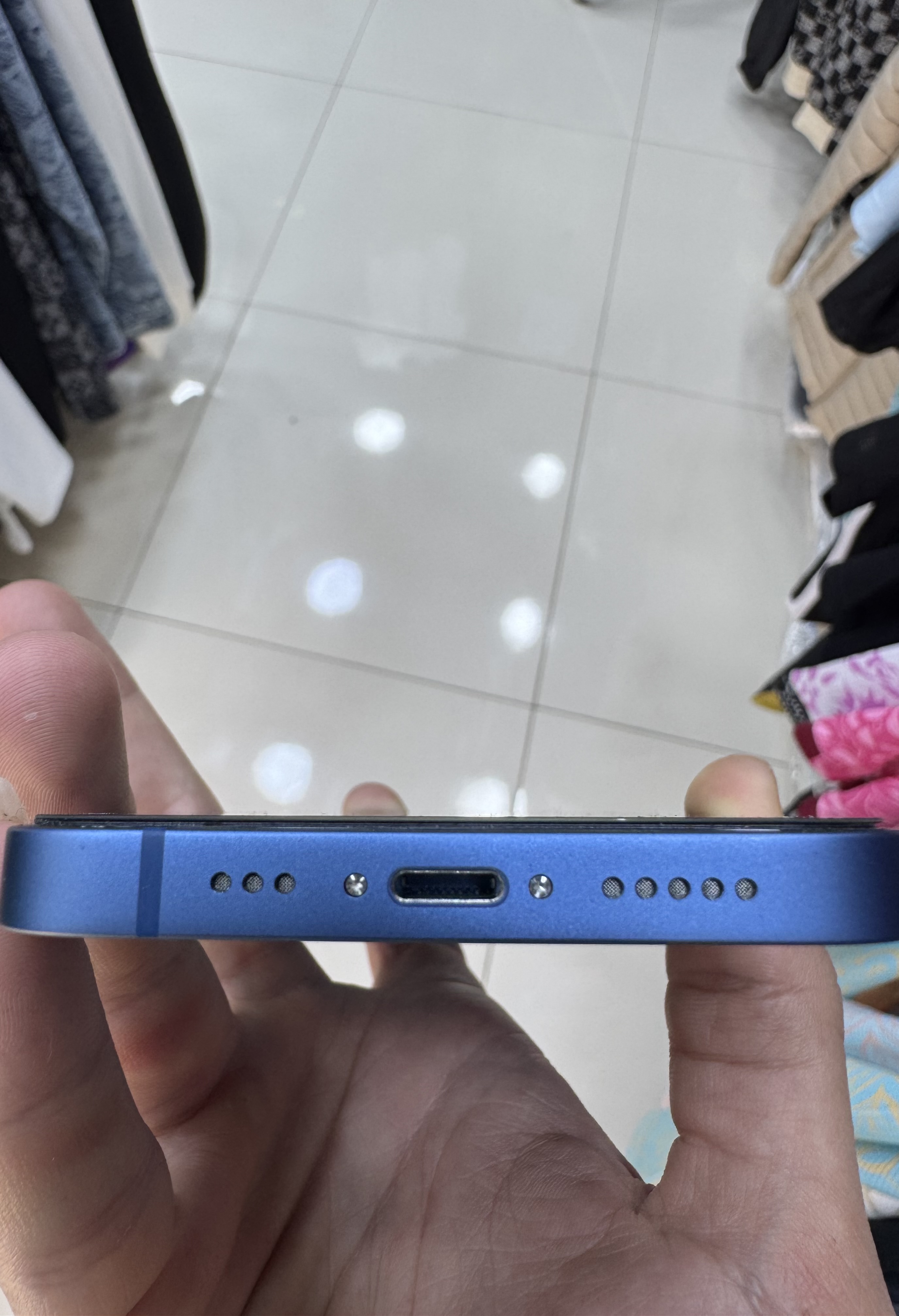 iPhone 13 bleu 100% original  - Miniature 4
