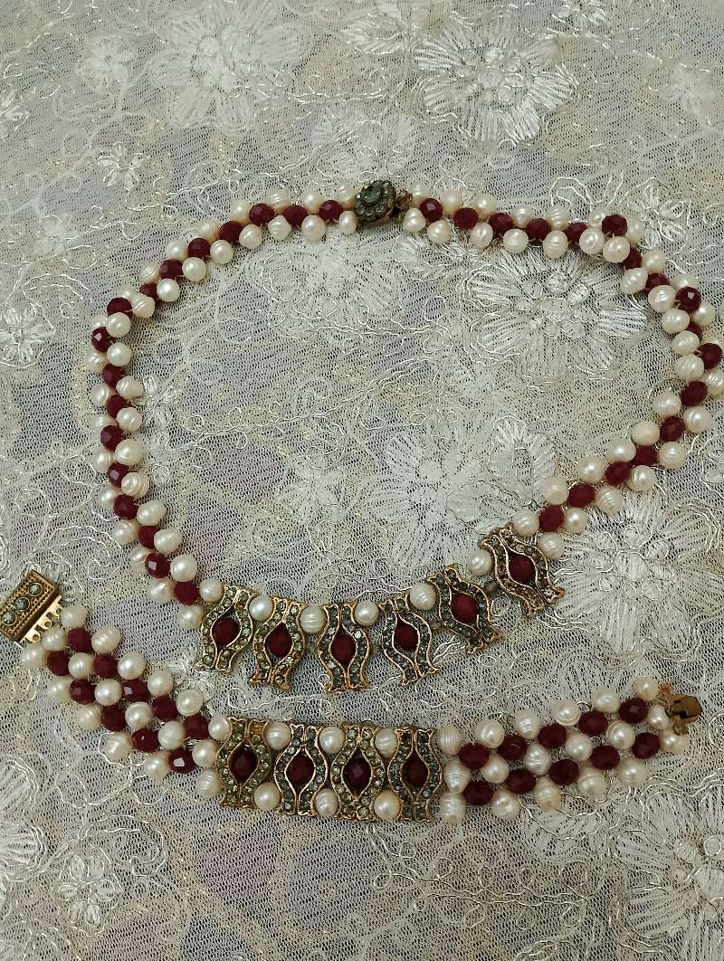 Parure en perles (jouhar)