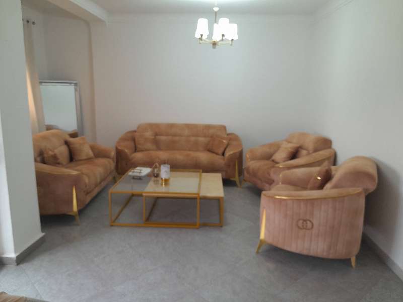 Salon et table basse - Miniature 3