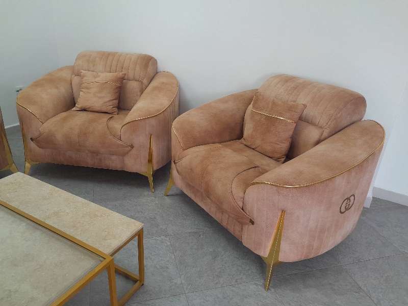 Salon et table basse - Miniature 2