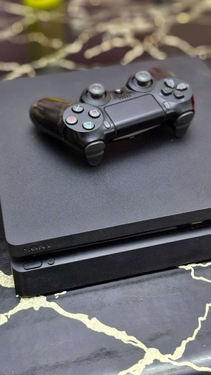 PS4 Slim 500GB
Version 13.50 - Miniature 6