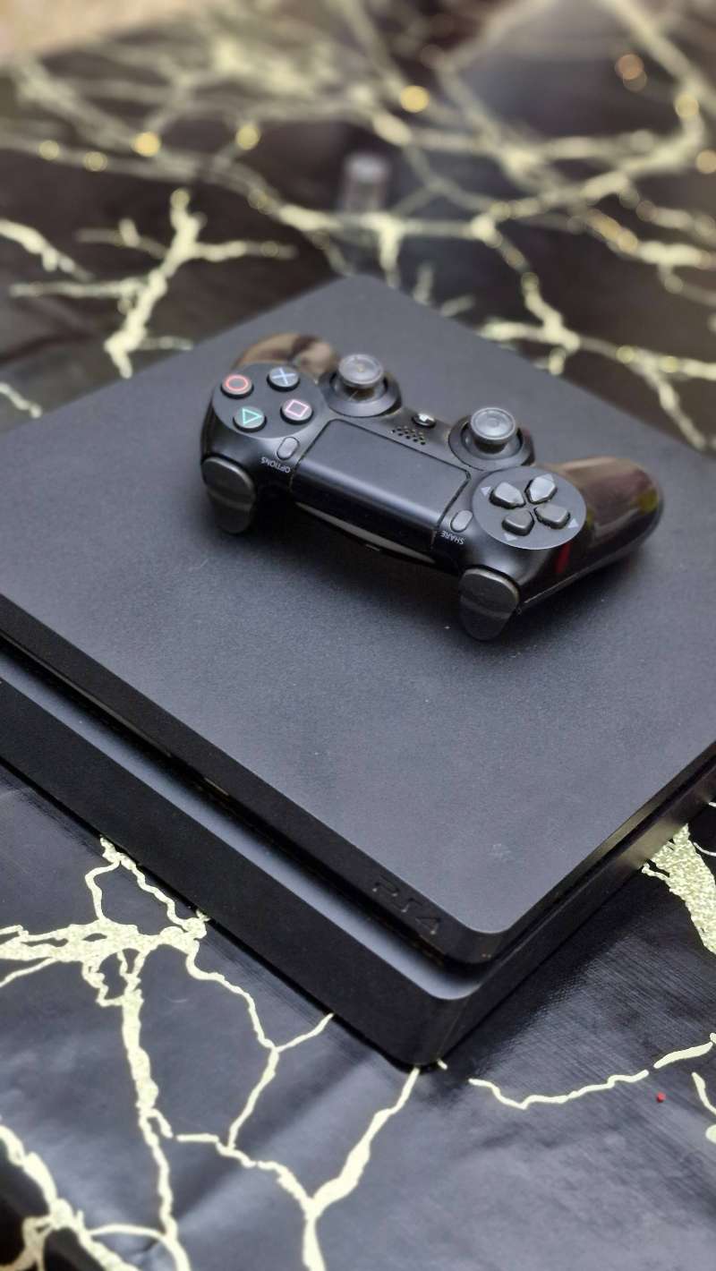 PS4 Slim 500GB
Version 13.50 - Miniature 5