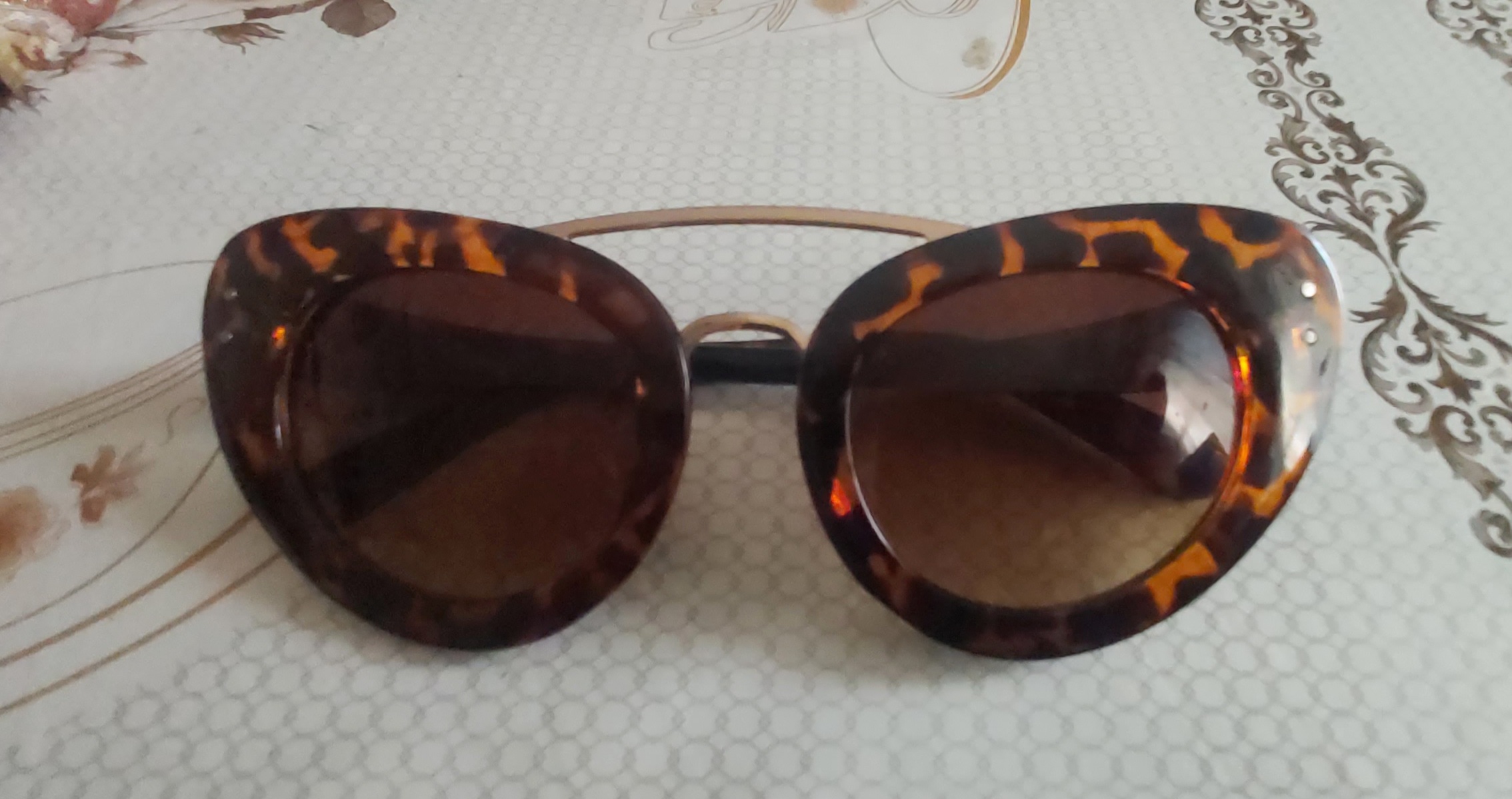 Lunettes de soleil femmes venue d europe  - Miniature 5