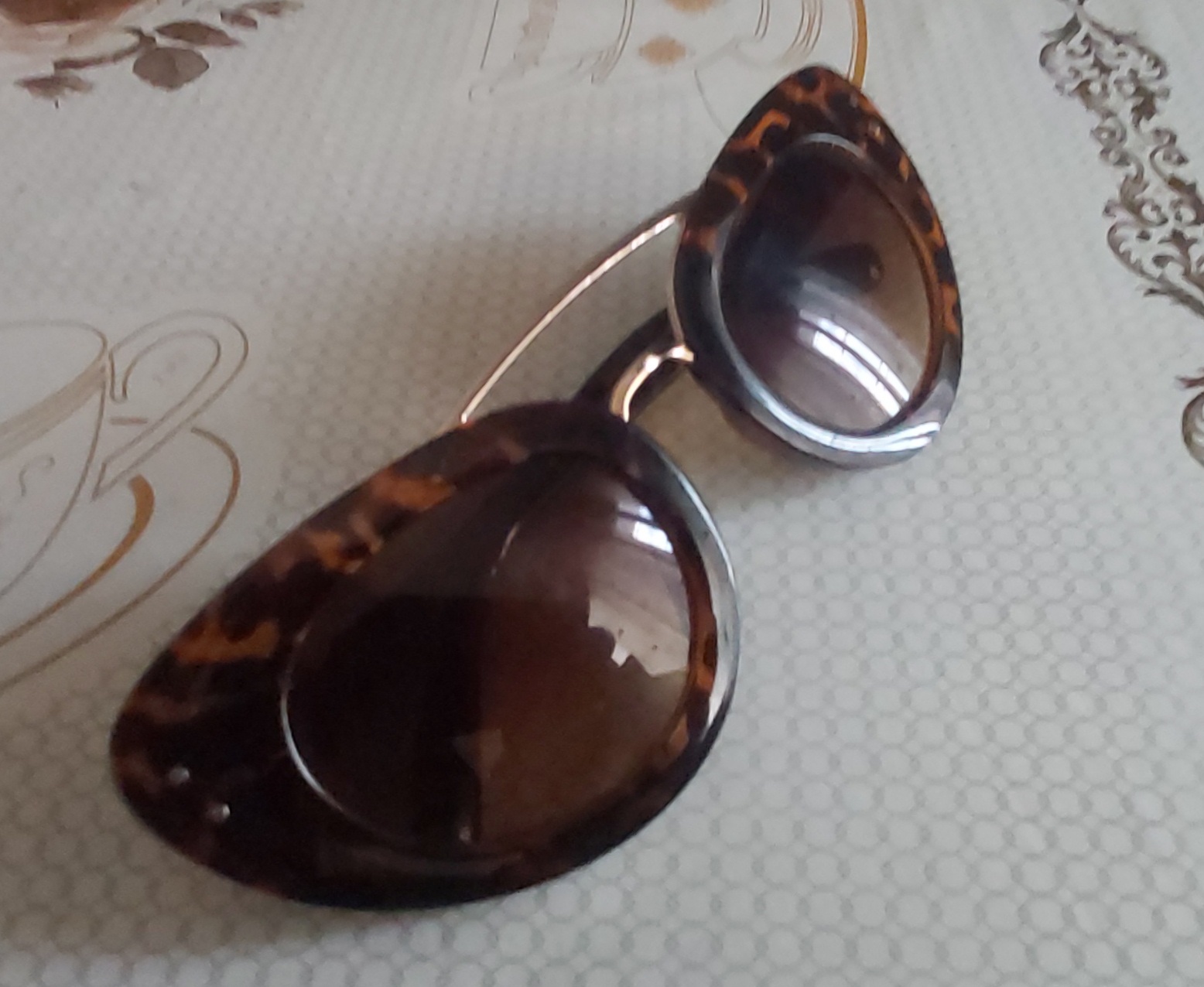 Lunettes de soleil femmes venue d europe  - Miniature 4