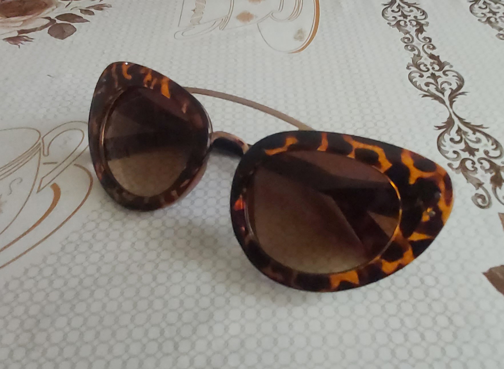 Lunettes de soleil femmes venue d europe  - Miniature 6