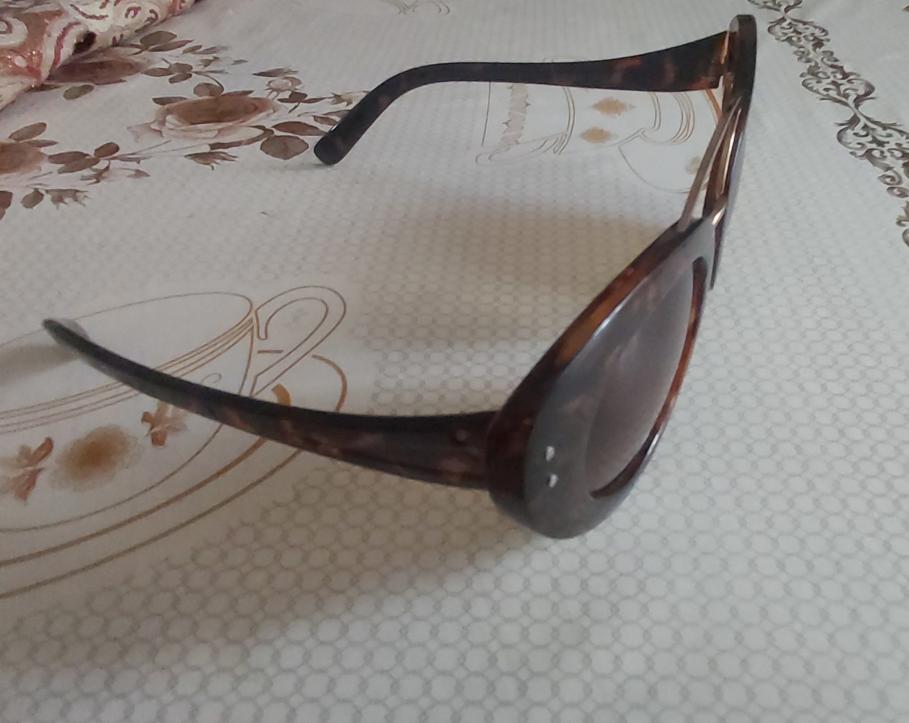 Lunettes de soleil femmes venue d europe  - Miniature 3