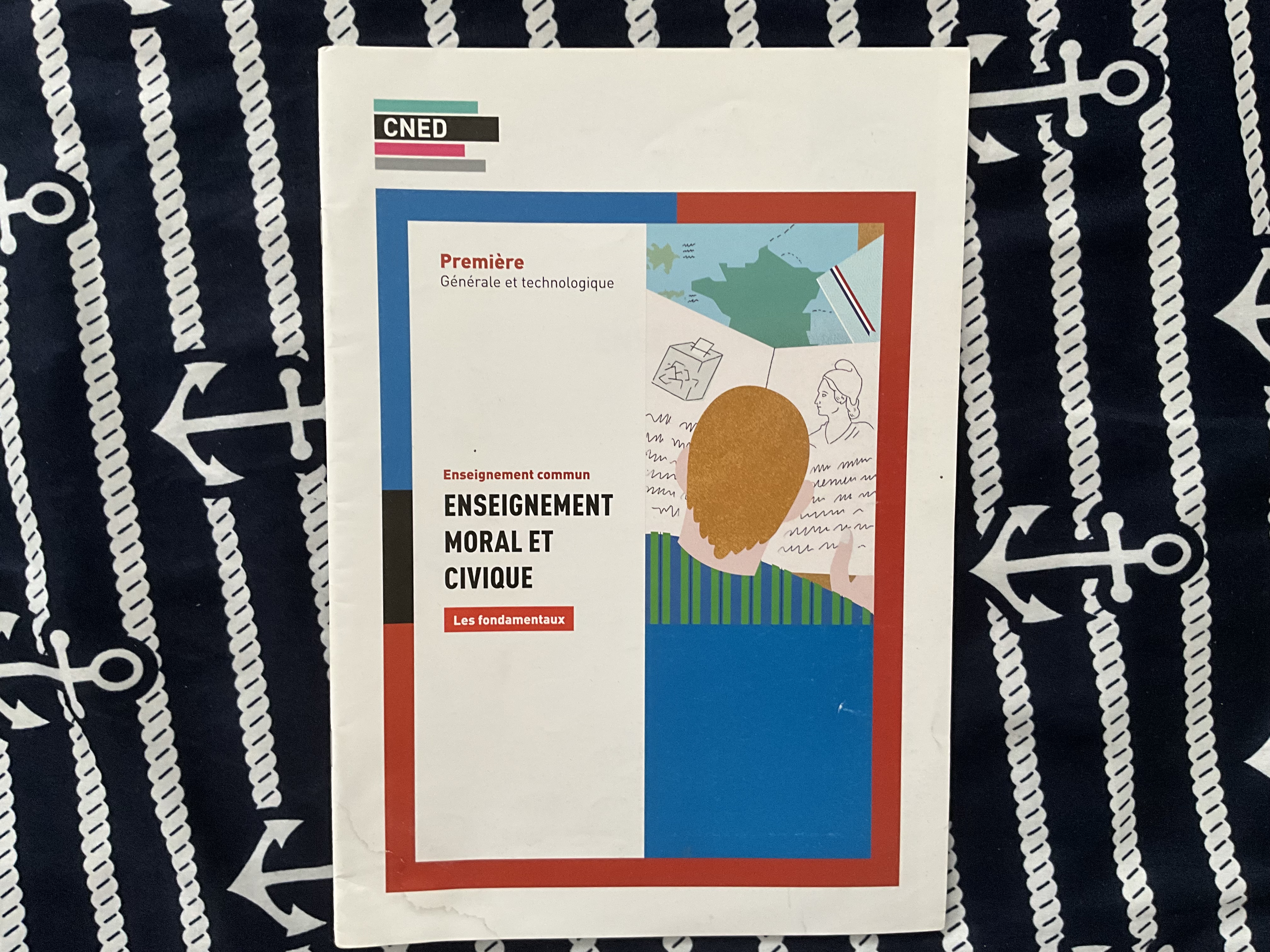 Livre CNED : Enseignement Moral et Civique - Première