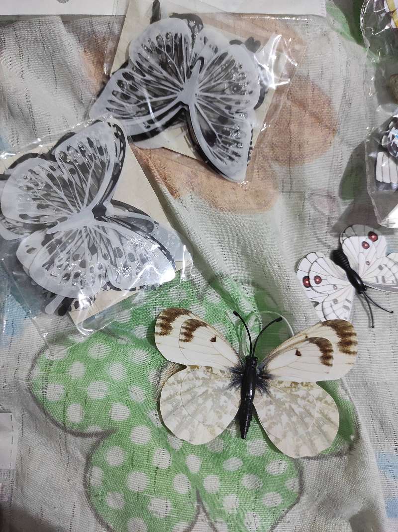Papillons 🦋✨ décoratifs, 3D . En PVC . - Miniature 6
