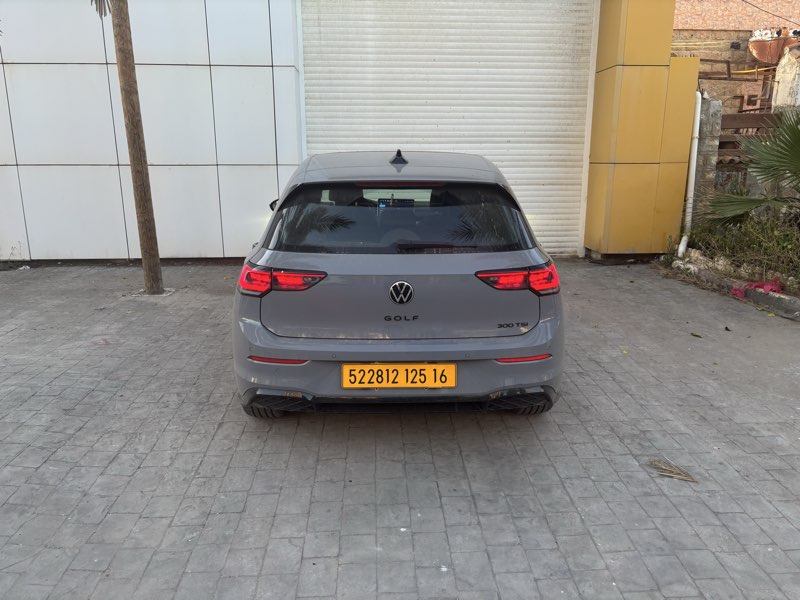 golf 8'5 1.5 turbo machia 17000km - Miniature 3