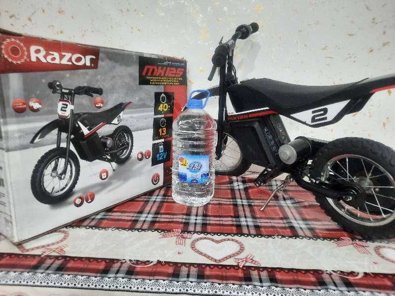 Motocross Électrique RAZOR MX125, Germany - Miniature 2