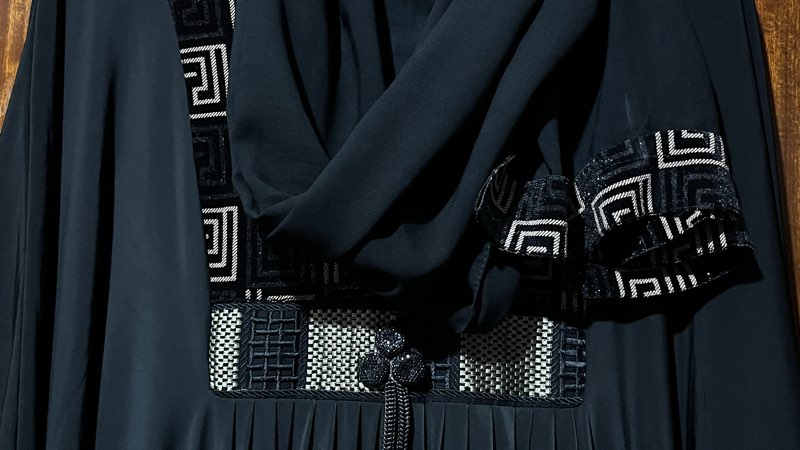 Abaya noire avec foular taille 58 - Miniature 4