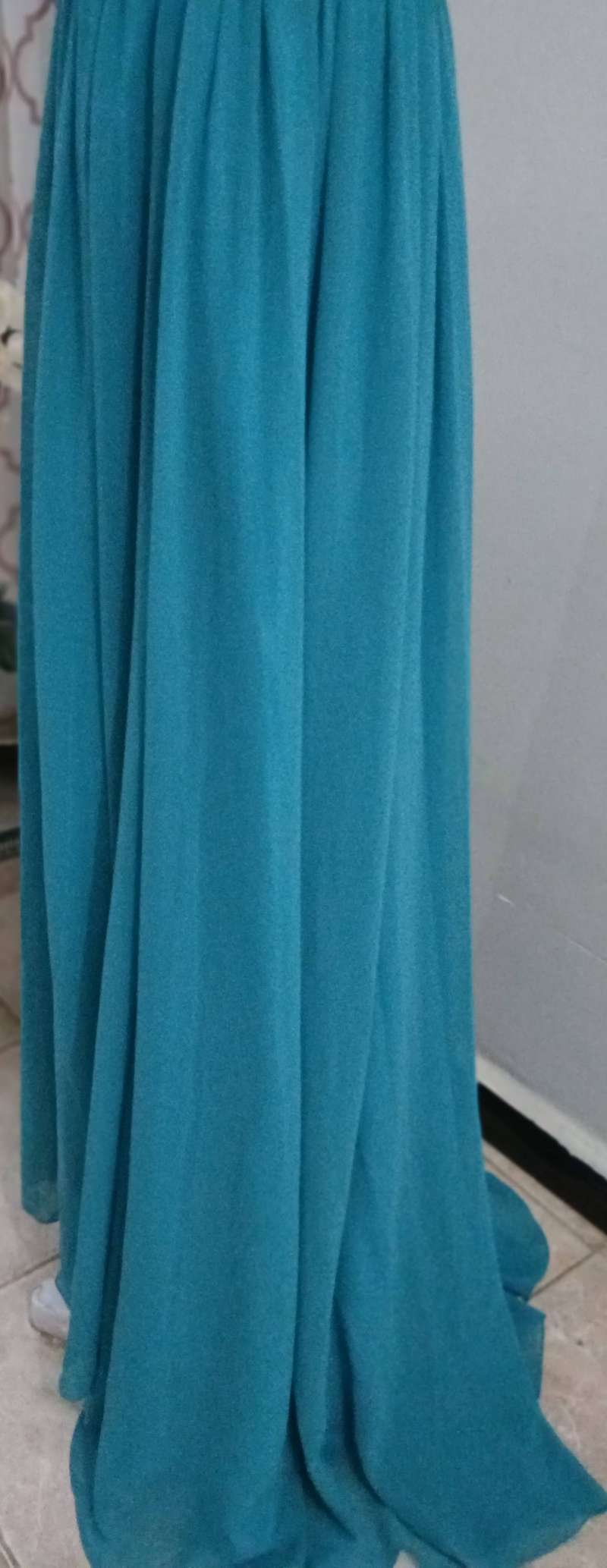 Robe de soirée doublée avec traine taille 44 - Miniature 7