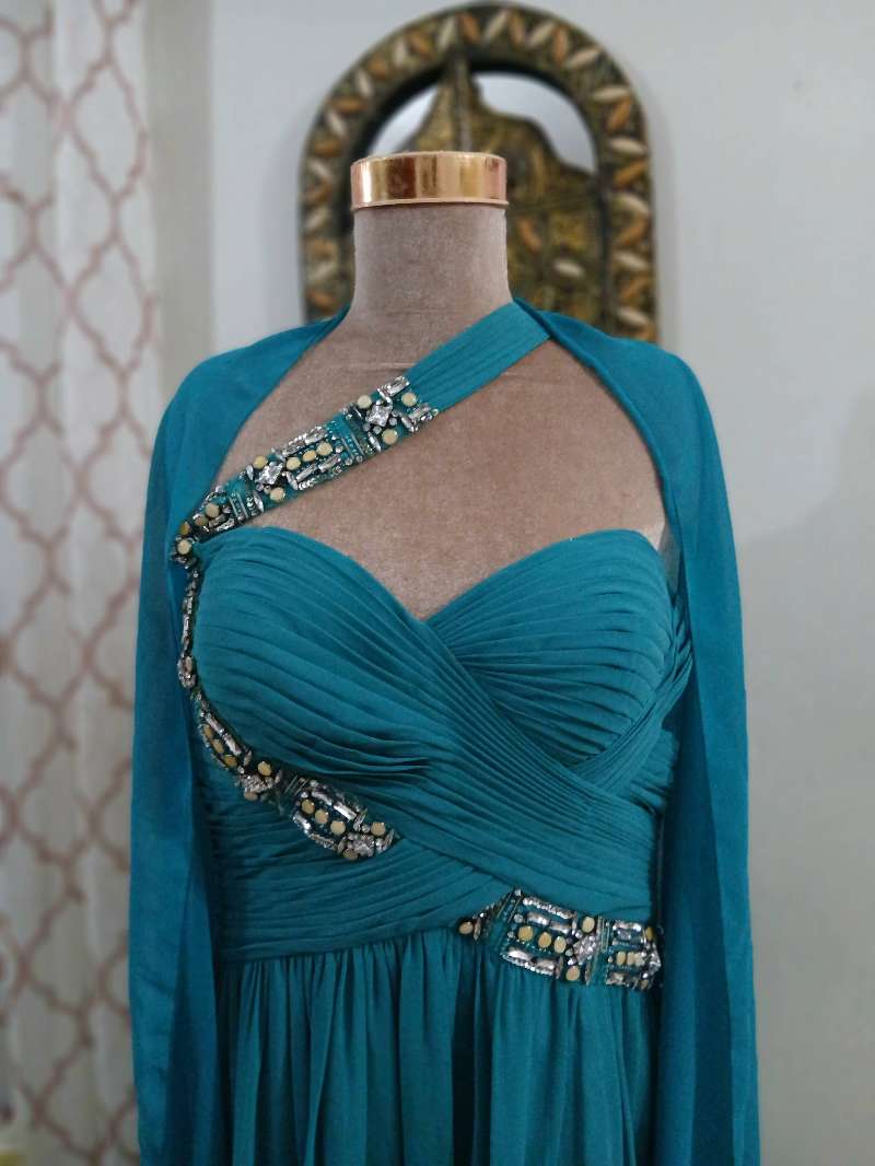 Robe de soirée doublée avec traine taille 44 - Miniature 5