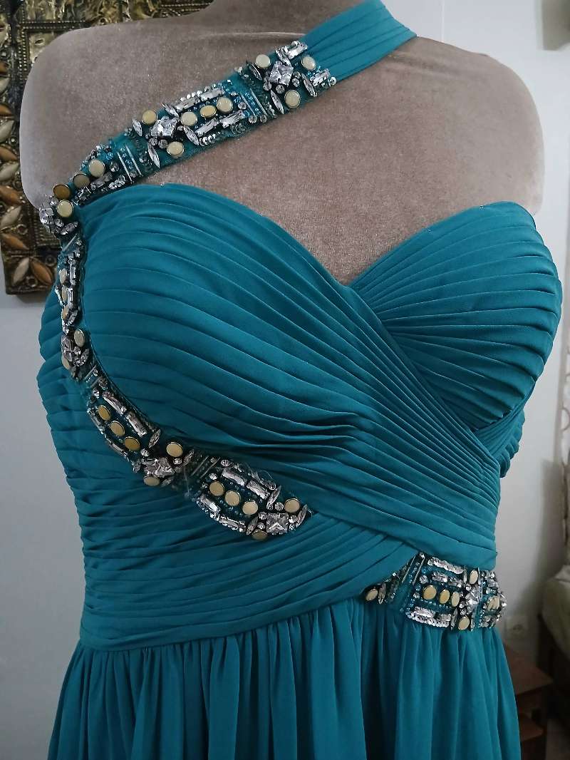 Robe de soirée doublée avec traine taille 44