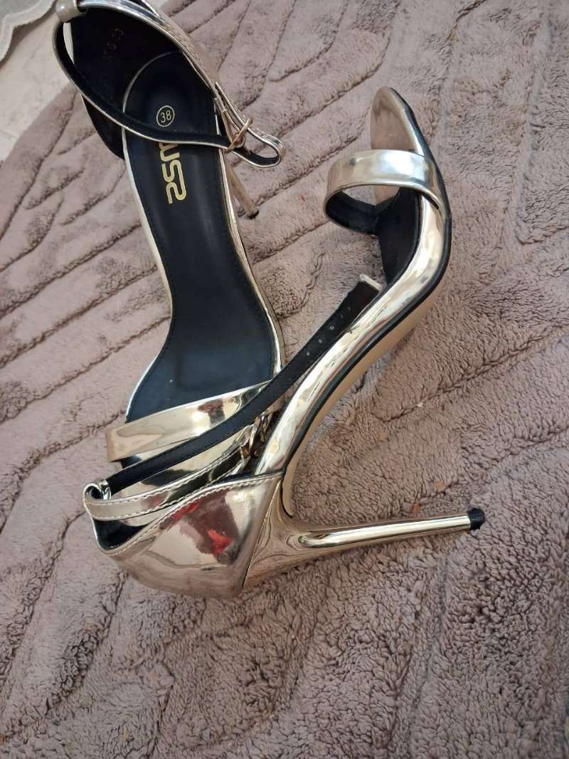 Sandales à talons dorées – Pointure 38 – 🇪🇺 ORIGINAL D’EUROPE - Miniature 3