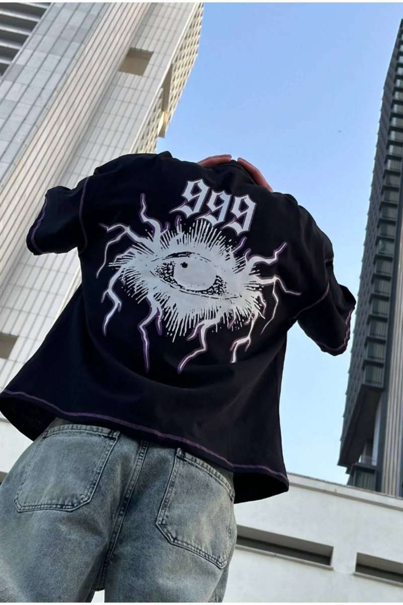 T-shirt noir oversize 999 – Graphique violet et blanc – Streetwear - Miniature 3