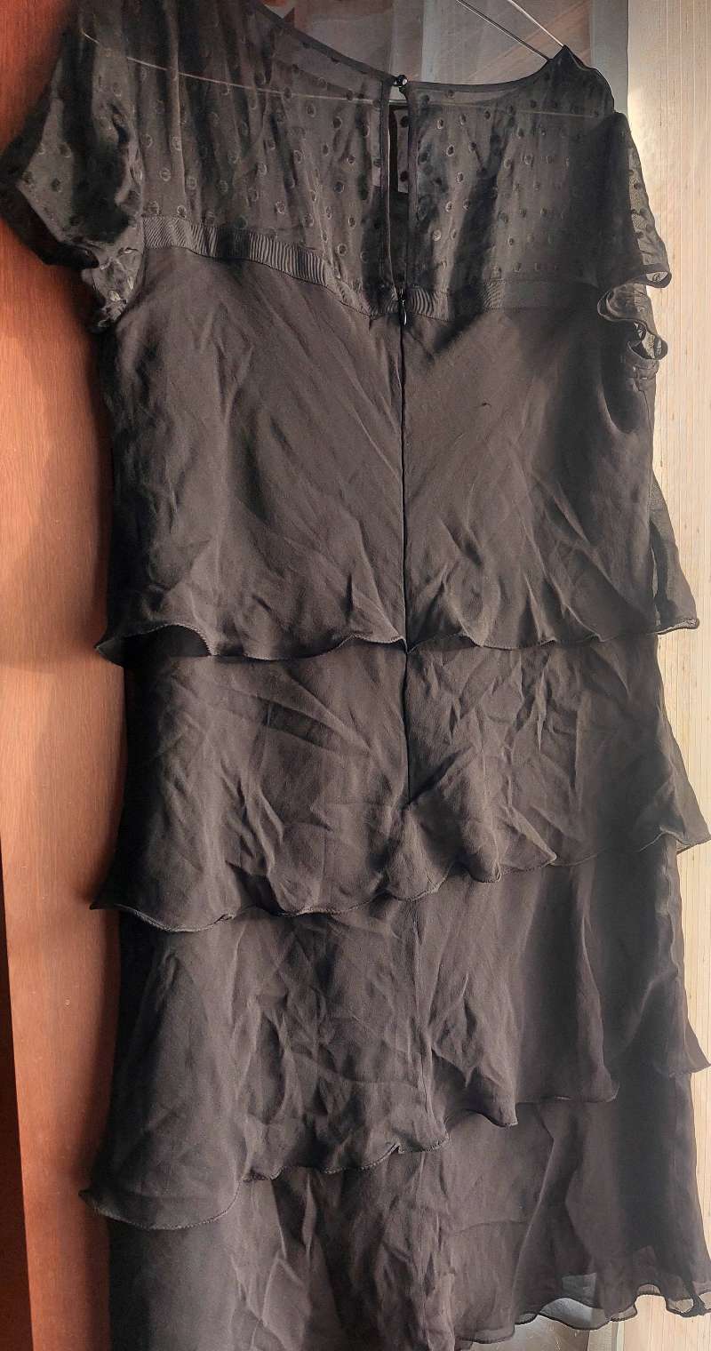 Robe noir a volant - Miniature 2
