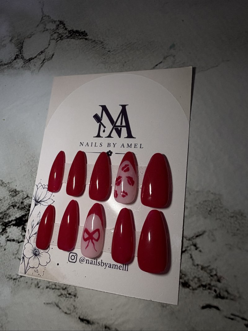 Press on nails