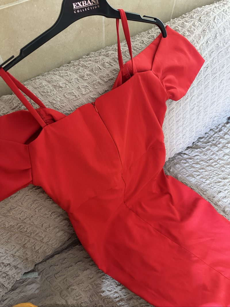 Robe rouge taille L - Miniature 2
