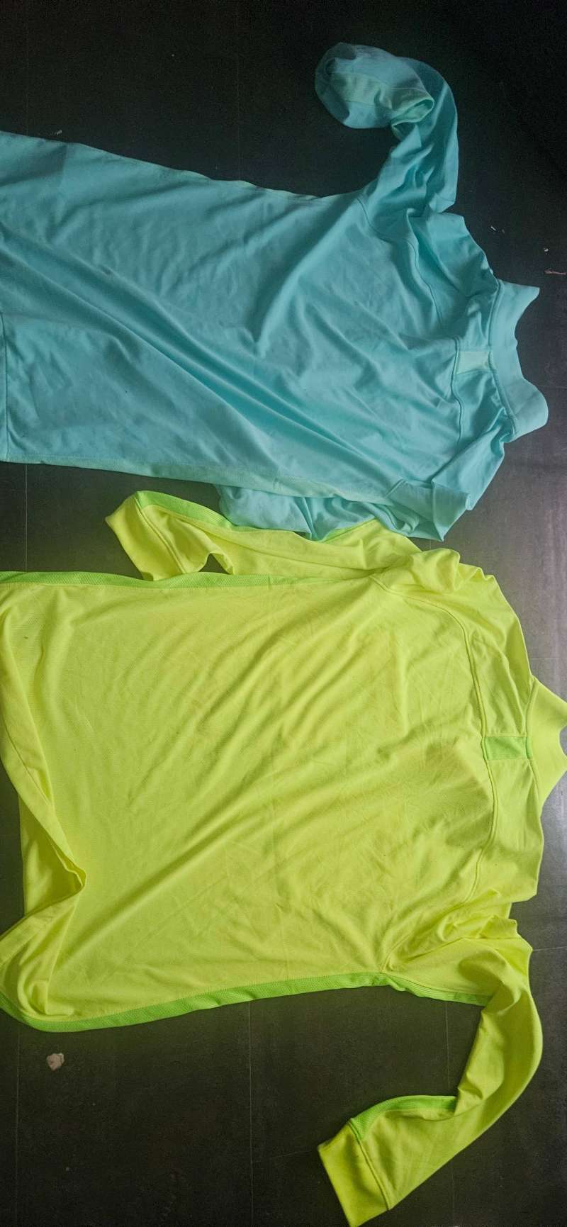 Deux pull Nike DRI FIT taille L et S original - Miniature 2