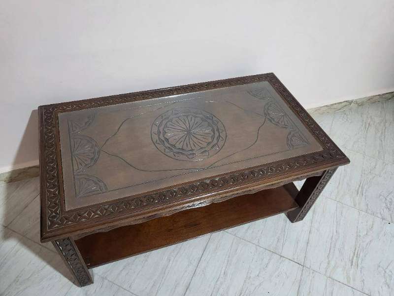 Table basse en bois sculpté – Vintage