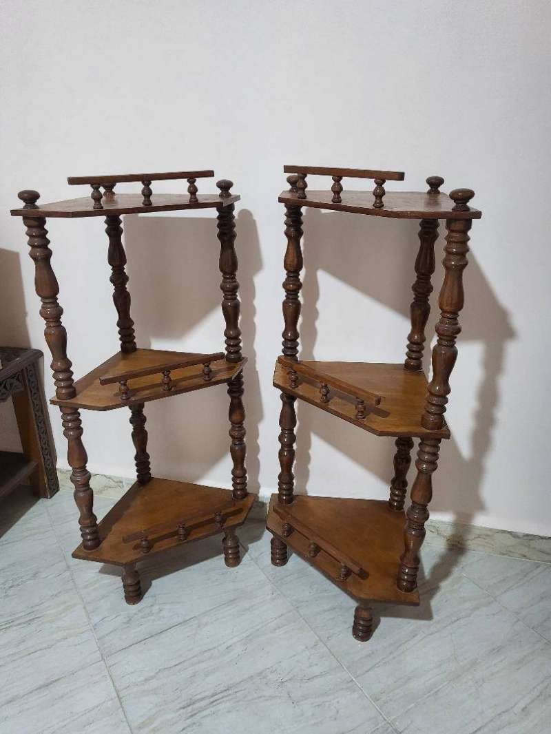 Lot de 2 tables d’angle en bois – Vintage