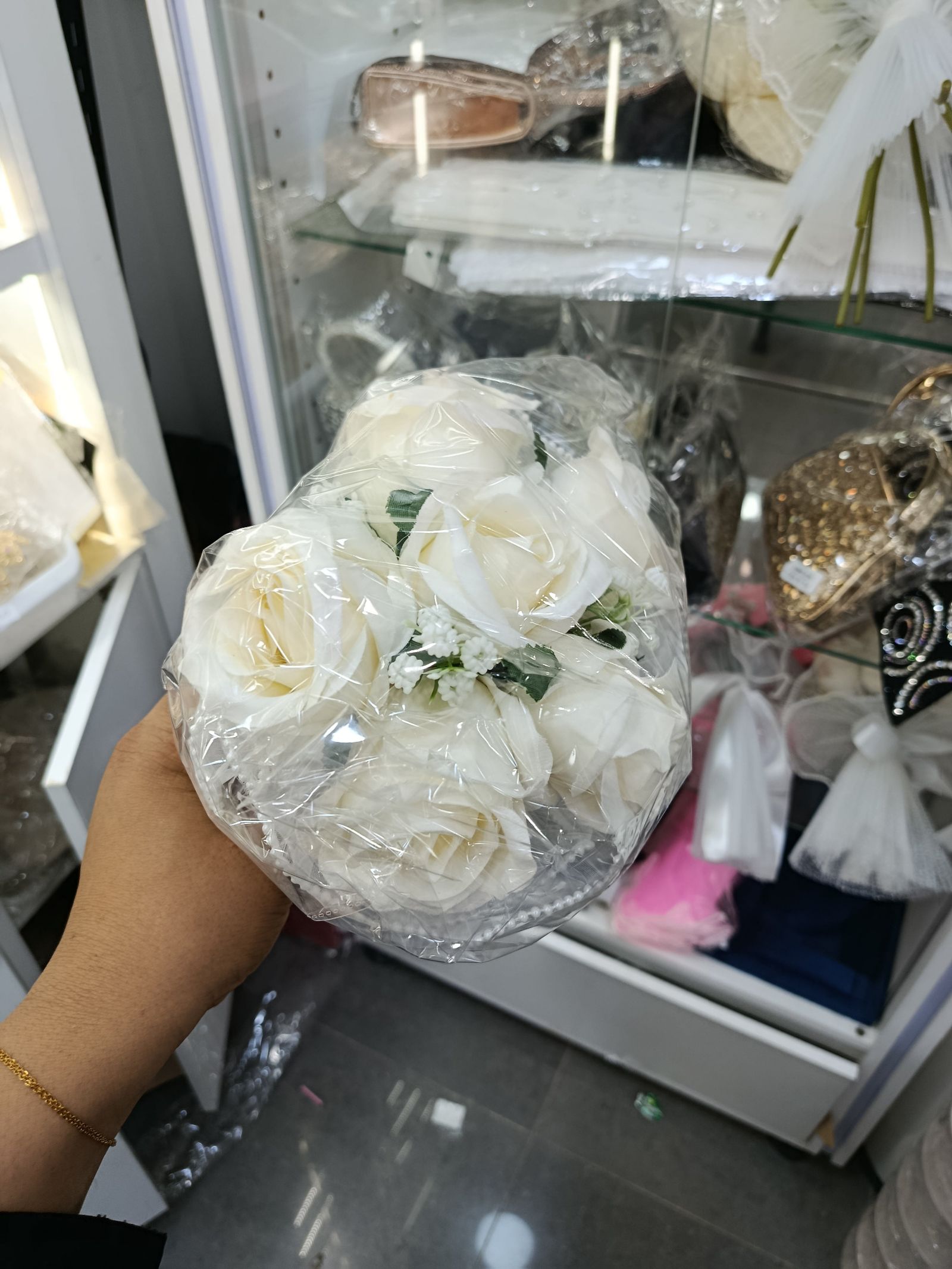 كراء فساتين الزفاف mery location robe blanche &soiree - Miniature 3